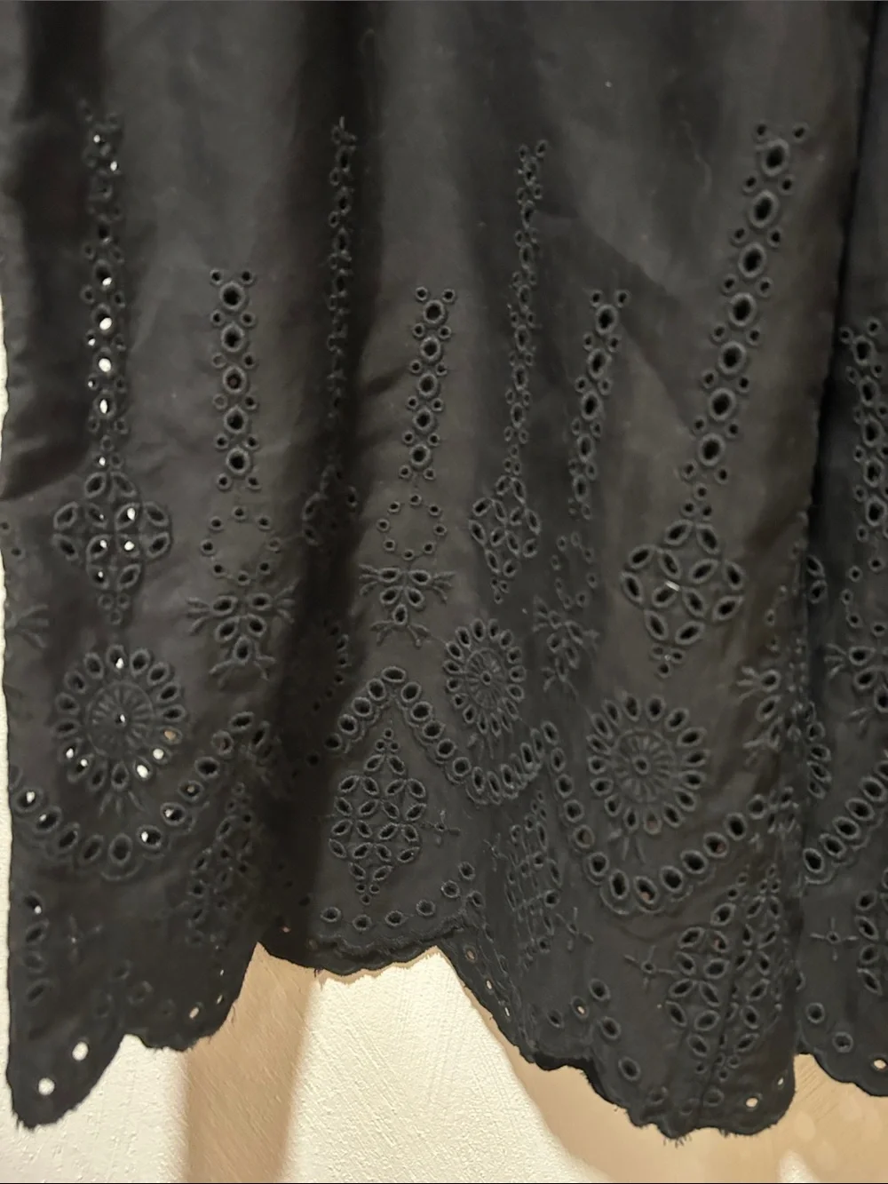 Anthropologie Wide-Leg Eyelet Crop Pants. Size 4. Black - Picture 4 of 5